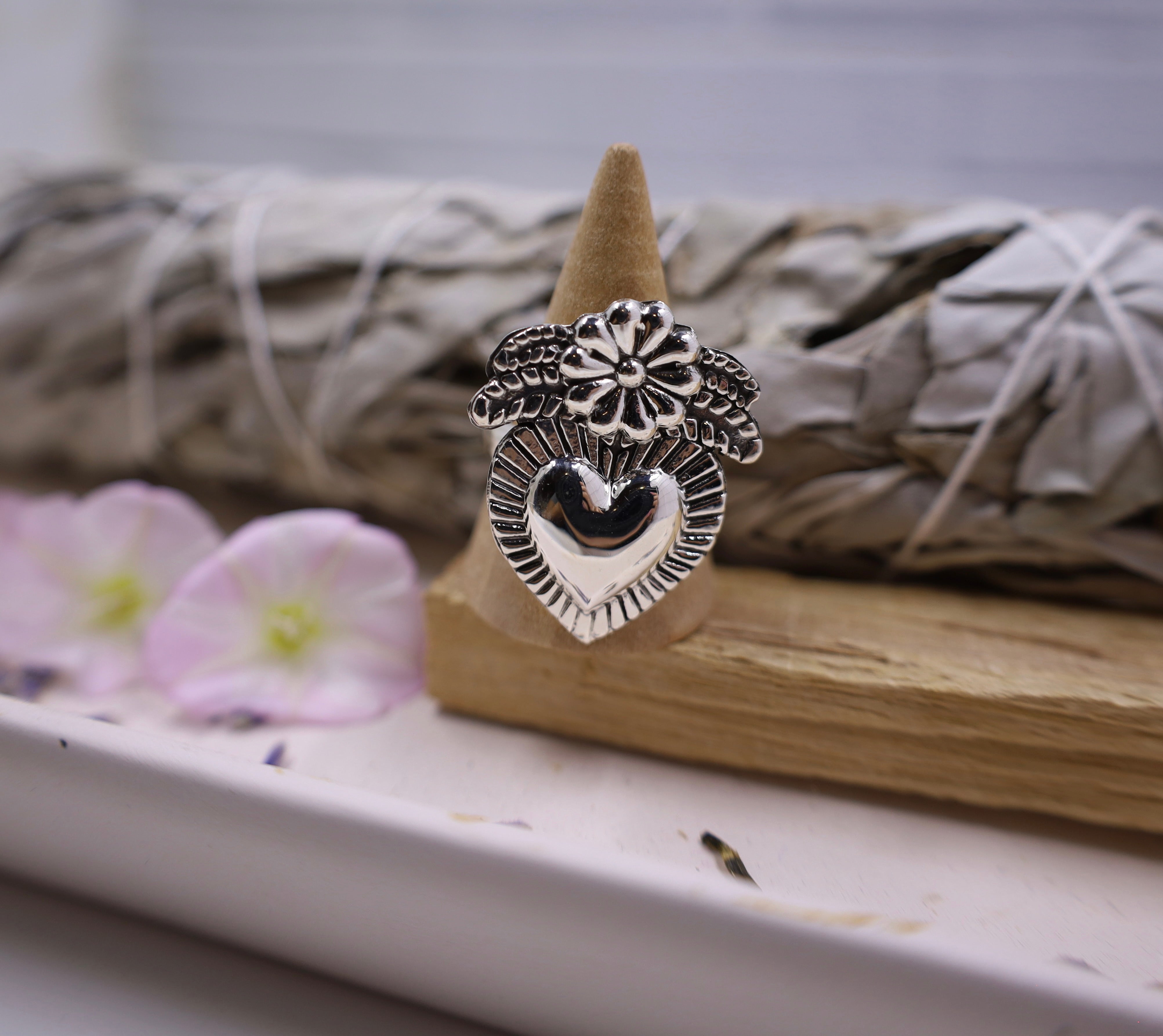 Frida Kahlo Flor Ring