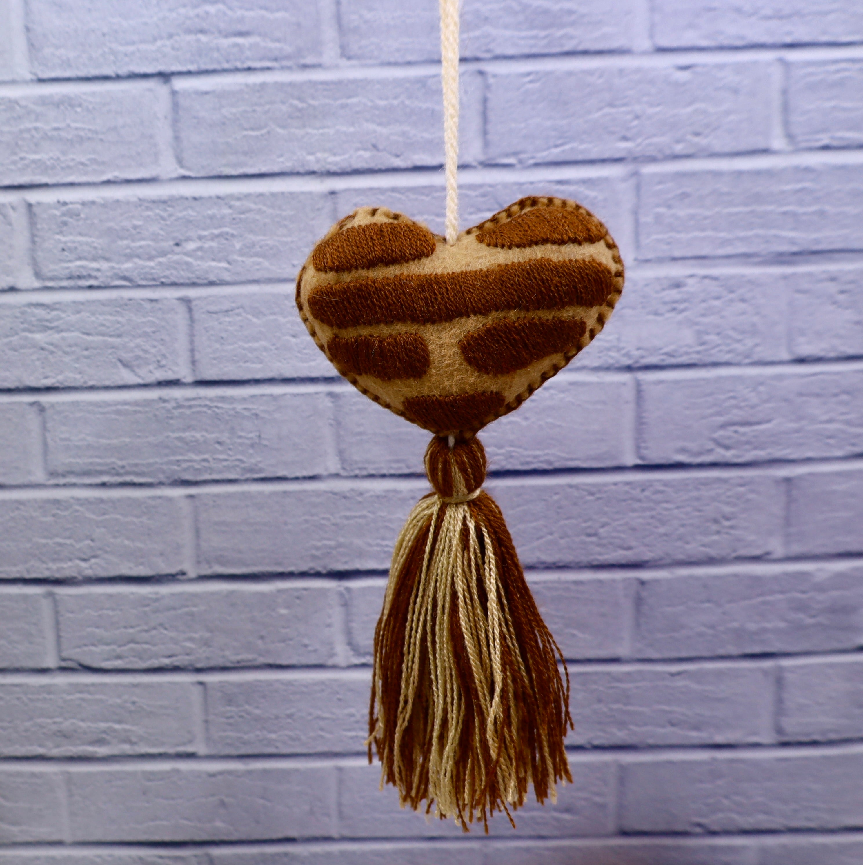 Concha Hearts Tassel