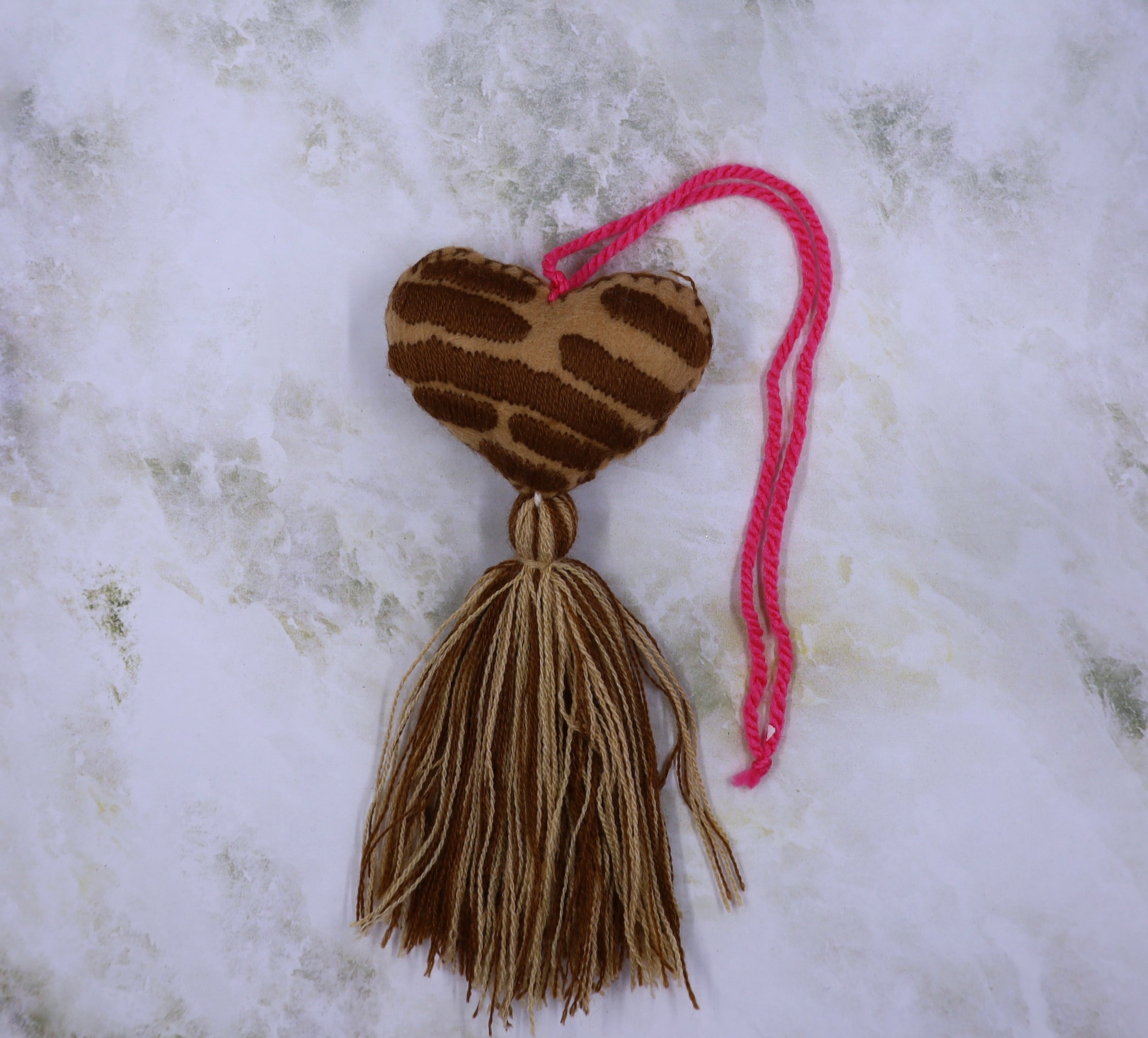 Concha Hearts Tassel